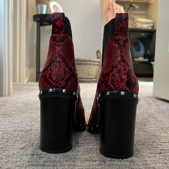 Charles by Charles David red snake skin boot silver studs - Picture 5 of 7